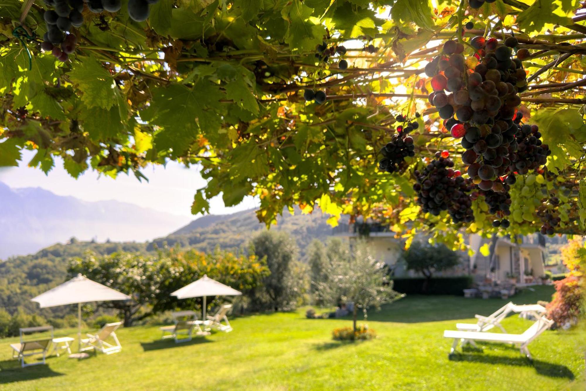Mos Country House Tremosine Exterior foto